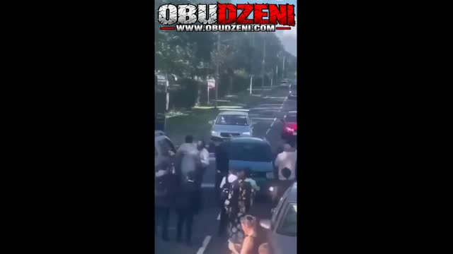 ZGŁOSZENIE POWAŻNEGO INCYDENTU PRZED SZKOŁĄ W LEEDS